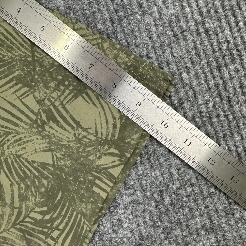 Eddie Bauer Travex Mens 40 Shorts Olive Green Tropical Palm Leaf‎ Print Hiking